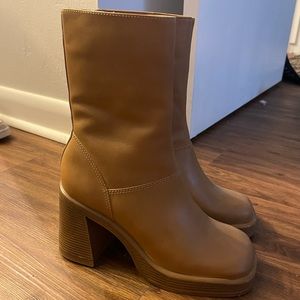 Steve Madden Platform Brown Boots (size W7.5)